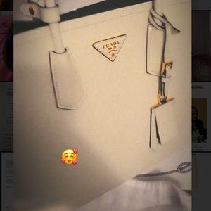 Hi I am selling my Prada bag. I got it summer of 2021 & I never wore it .